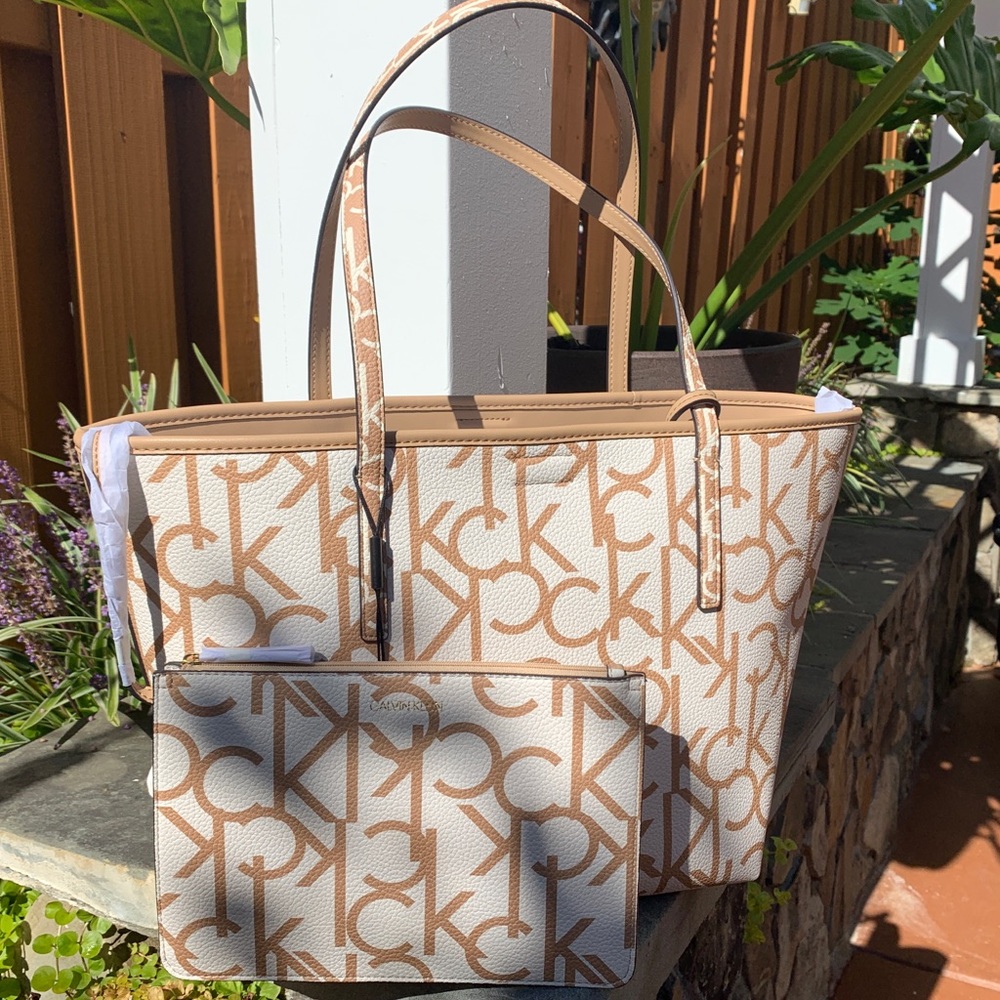Tan Calvin Klein Rachel Tote bag 🤎🤍